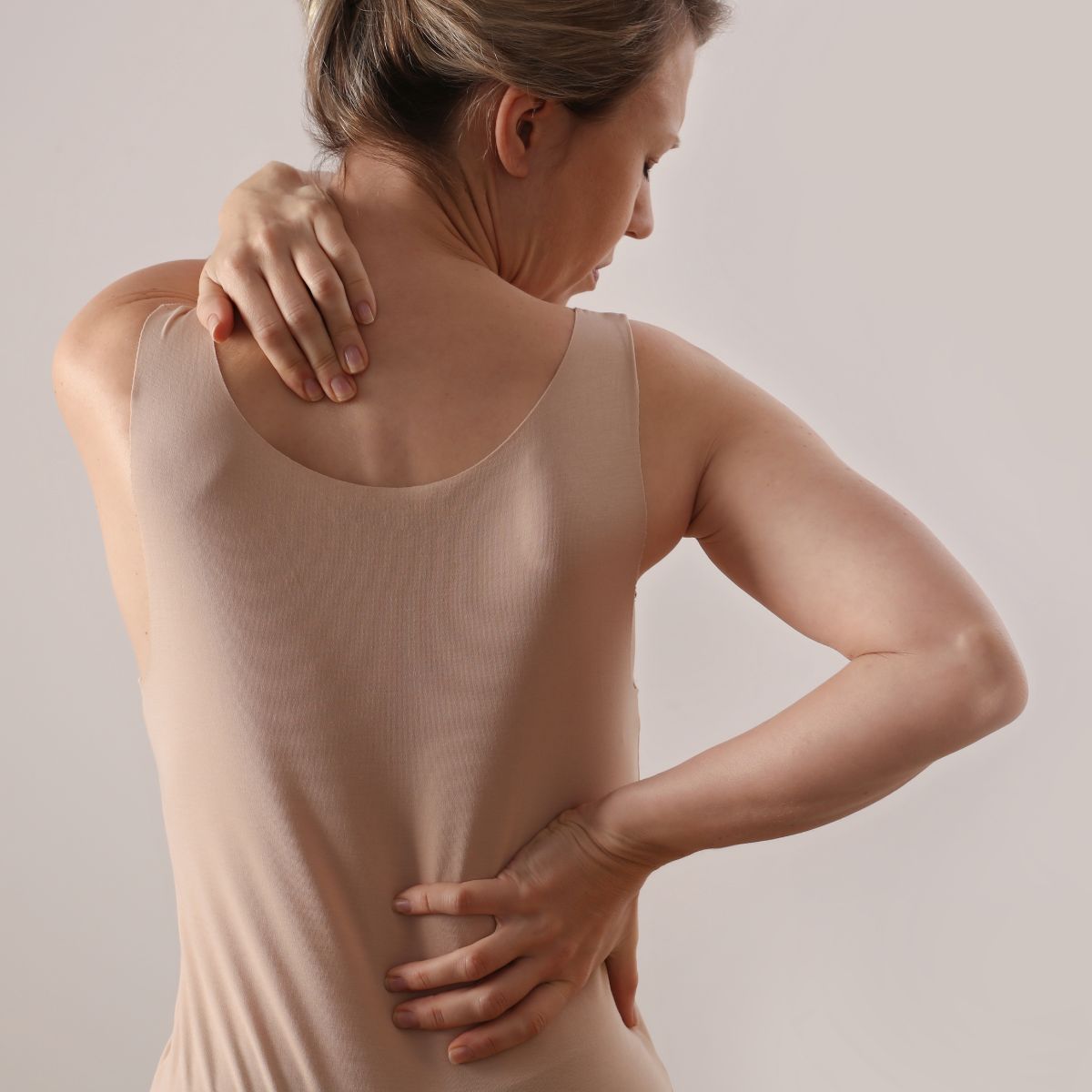 Consultation pour des douleurs du dos et des cervicales